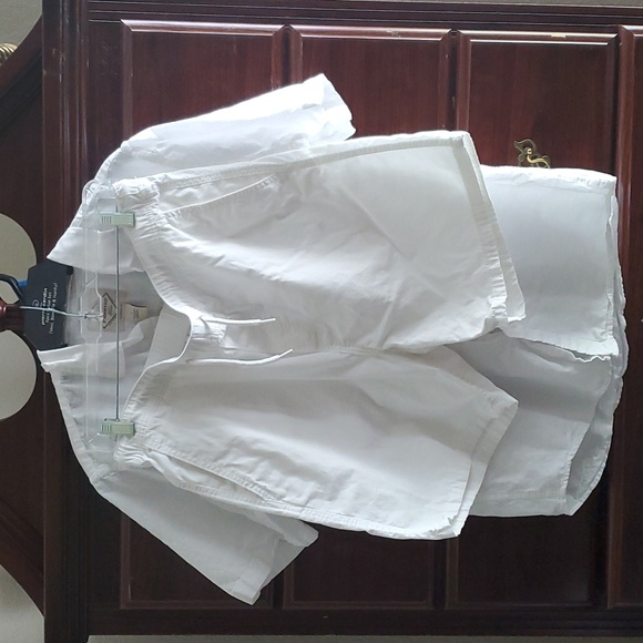EUC white button up w shorts - Picture 3 of 4